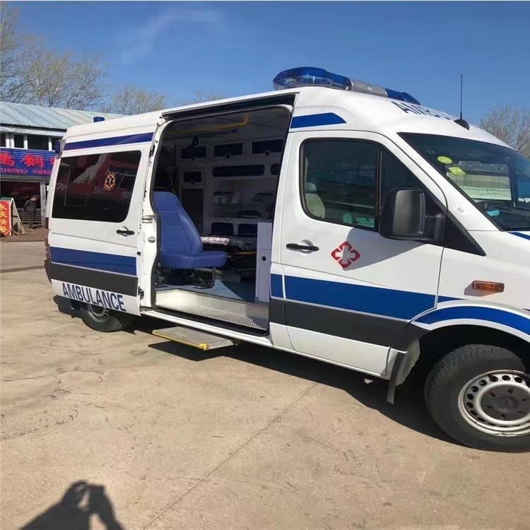 小板镇私人长途救护车出租转院回家